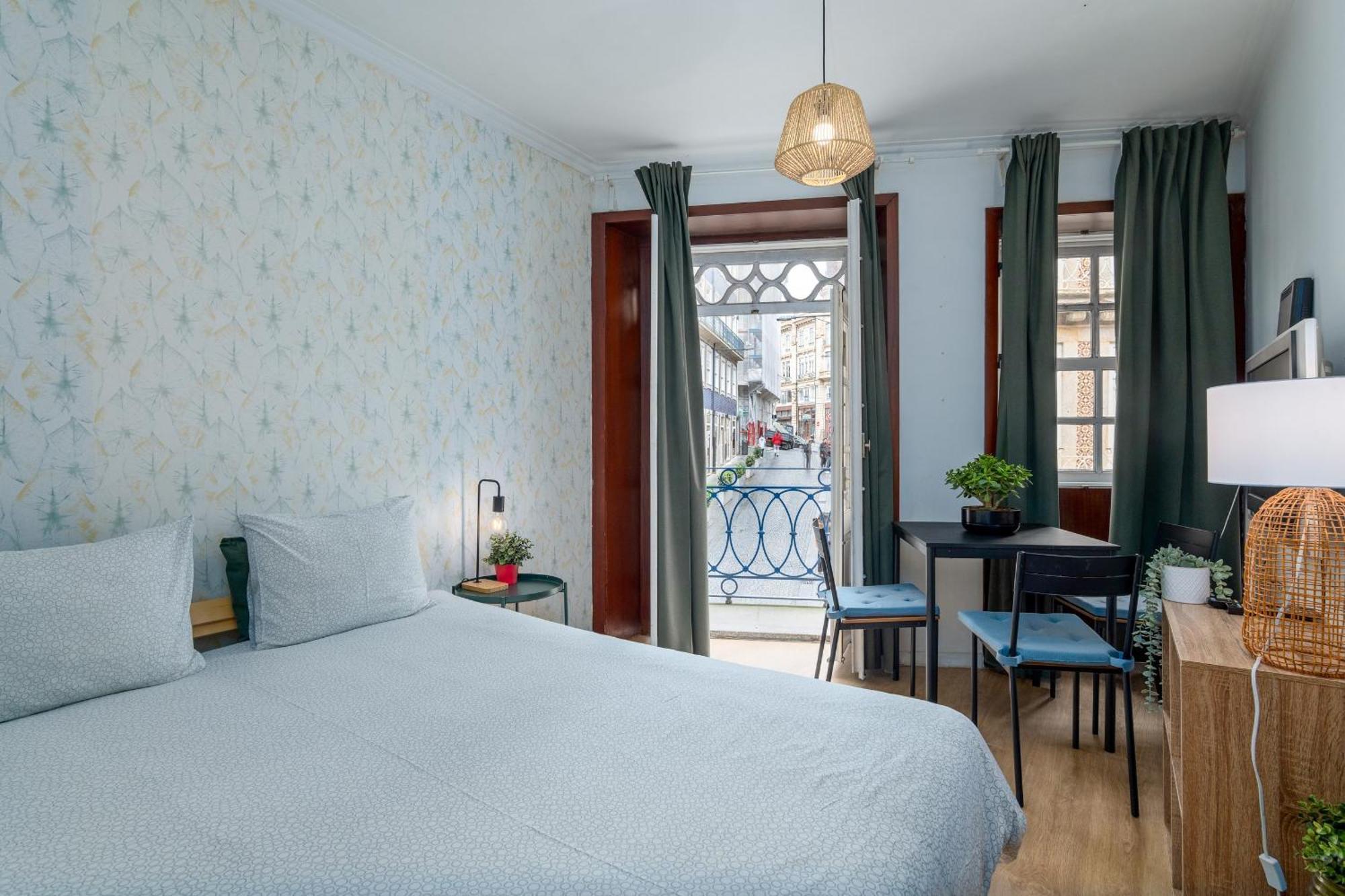 Renovated Feb25 Clerigos Cozy Balcony With Self Check In Apartman Porto Kültér fotó